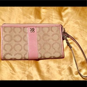 ✨Coach Wallet Wristlet✨